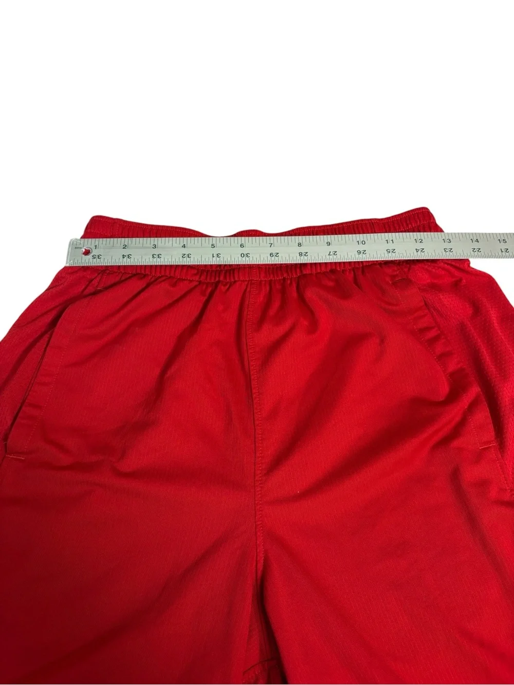 Under Armour Men’s Elastic Waist Basketball Shorts Red and Gray M